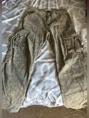 Paint-Splattered Cargo Pants in Olive Green